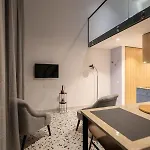& Pool - 365 Appartement Tirana
