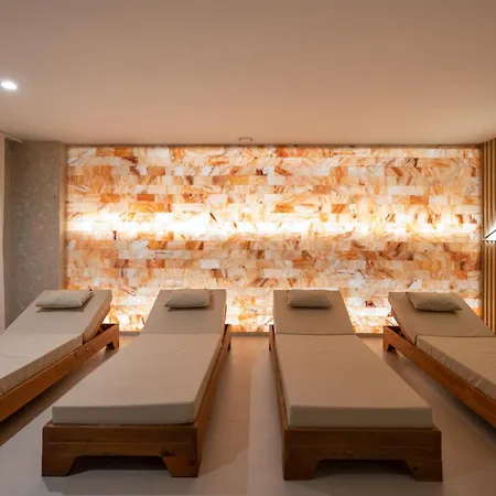 & Pool - 365 Apartment Tirana