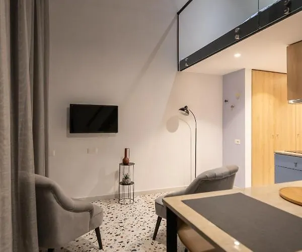 & Pool - 365 Appartement Tirana