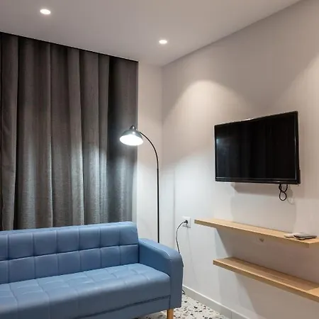 & Pool - 365 Apartment Tirana