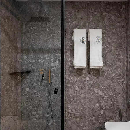 & Pool - 365 * Tirana