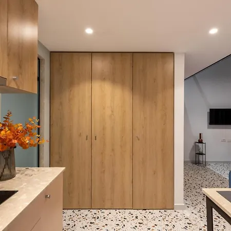 & Pool - 365 Apartment