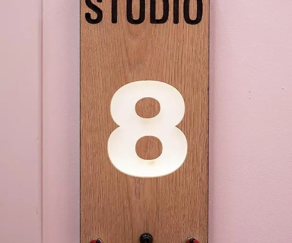 & Pool - 365 تيرانا