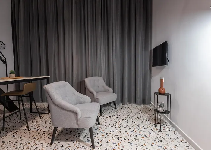 & Pool - 365 * تيرانا