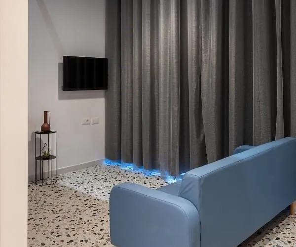 & Pool - 365 تيرانا