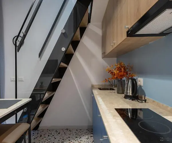 & Pool - 365 تيرانا