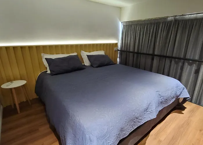 & Pool - 365 تيرانا