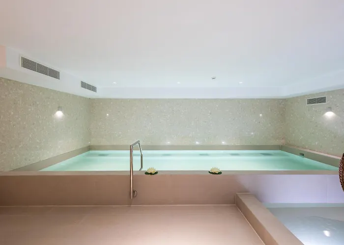 & Pool - 365 شقة *